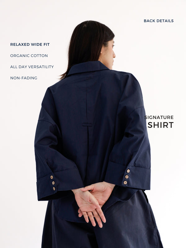 Signature Shirt in Navy Blue