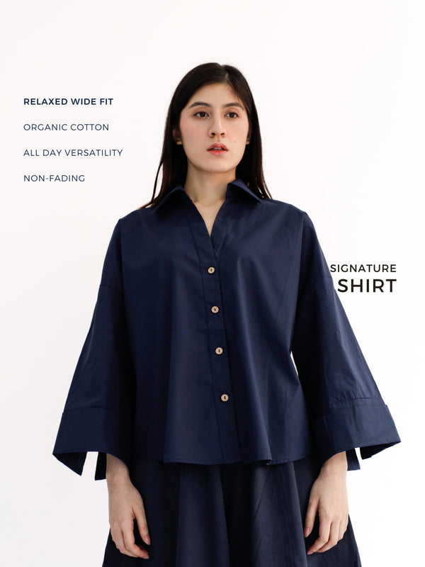 Signature Shirt in Navy Blue