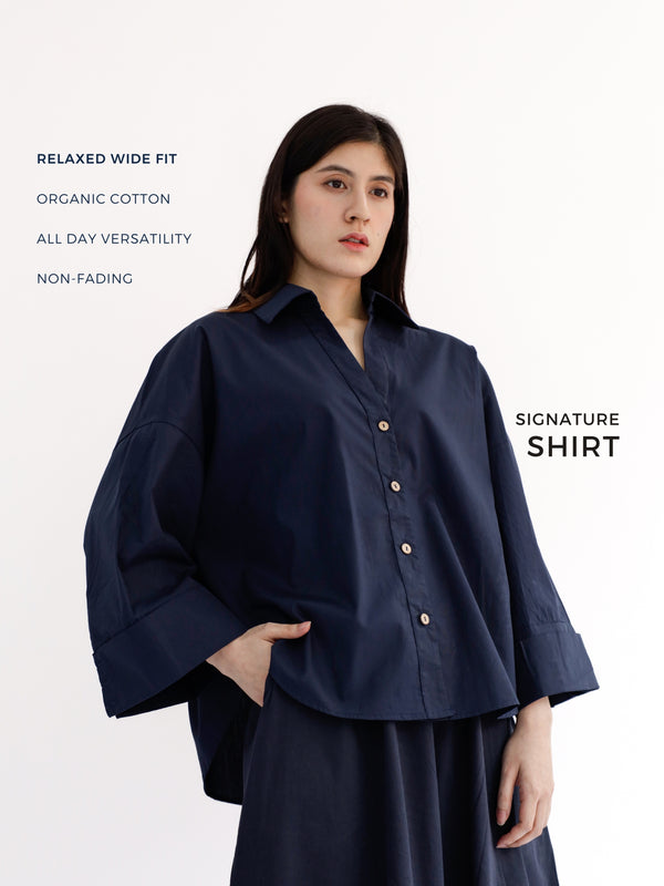 Signature Shirt in Navy Blue