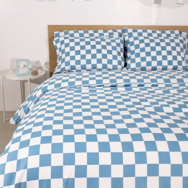CHECKERED BEDDING SET – BUY ONE GET ONE